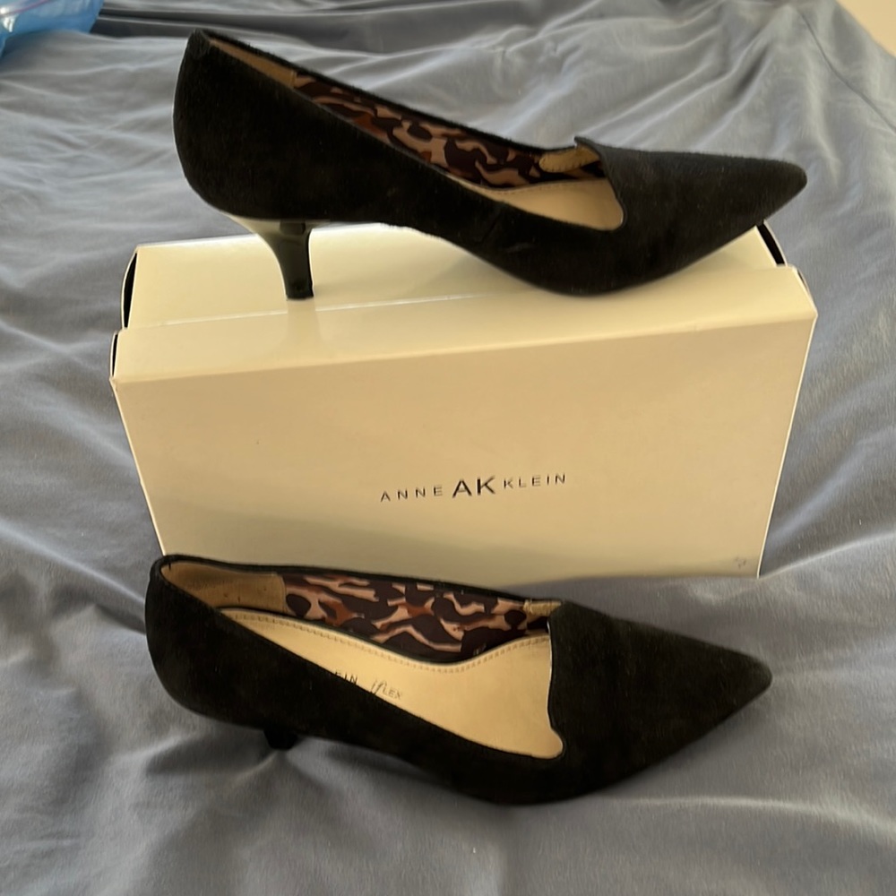 Anne Klein Black Suede Pumps. 8 1/2M